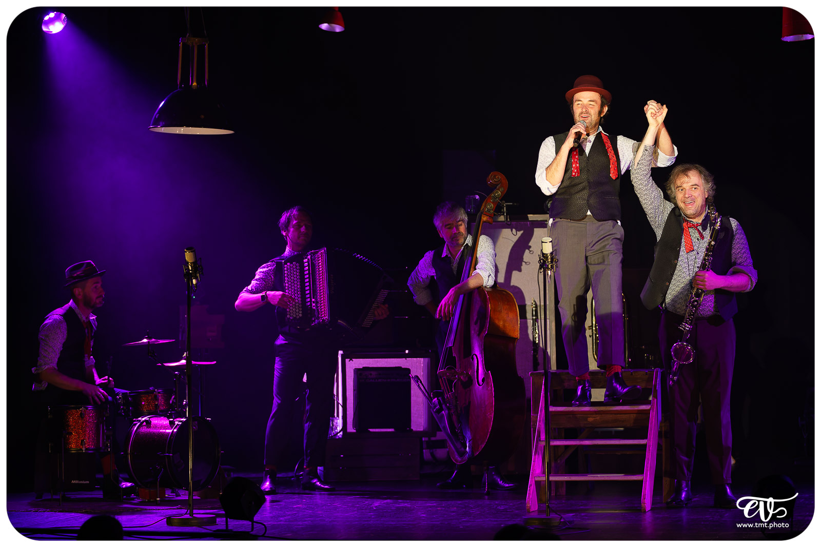 NOS COURSES FOLLES - LES FOUTEURS DE JOIE